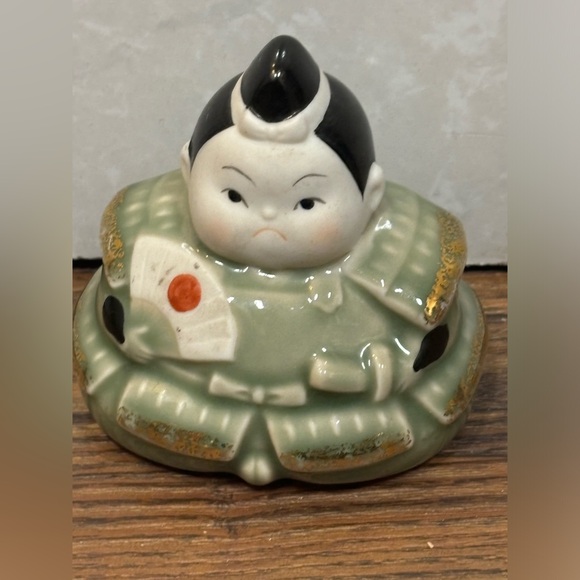 Vintage Japanese Seated Woman With Hand Fan Figurine - Picture 12 of 12